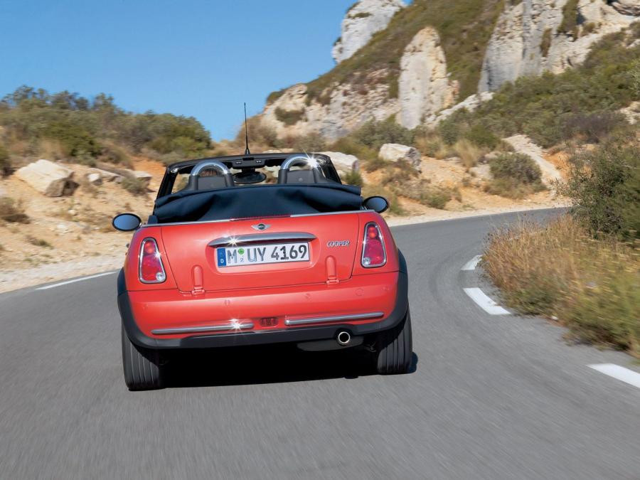  Mini Cooper Cabrio 2004 года  (фото 15 из 30)
